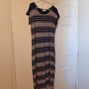 Dept.. 222 Womens Size PXL Blue & White Striped Maxi Dress